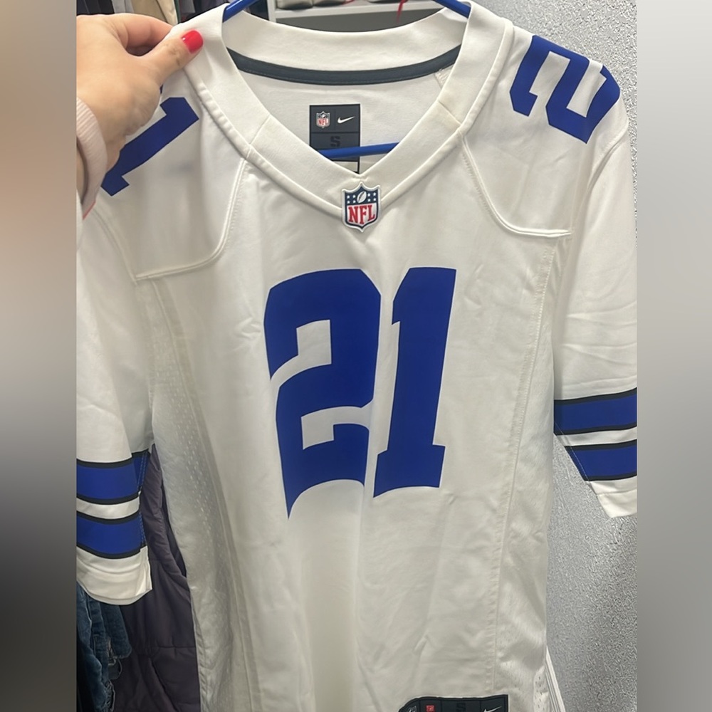 Cowboys Elliot jersey. Never worn